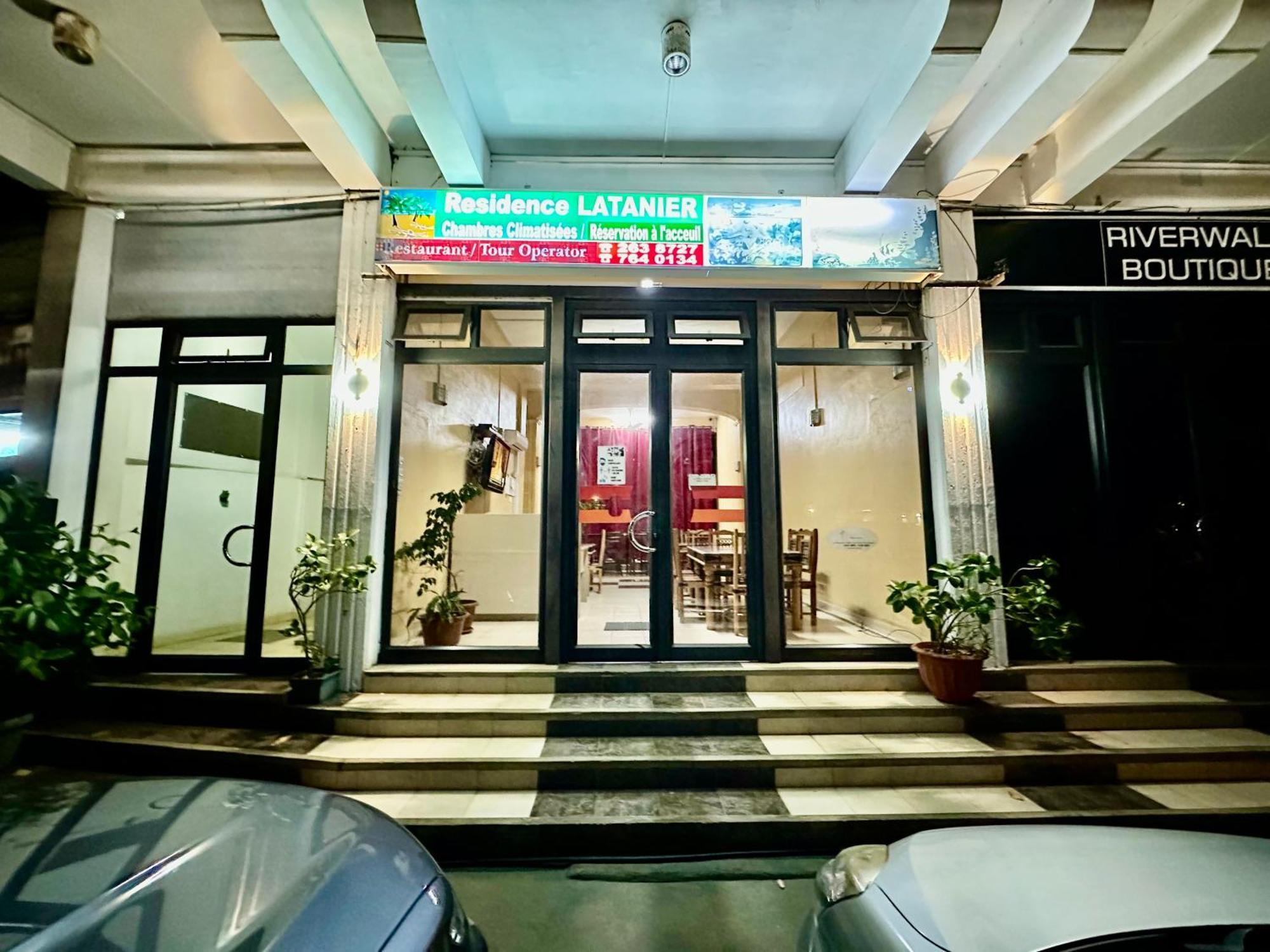Latanier Beach Hotel Grand Baie Exterior foto