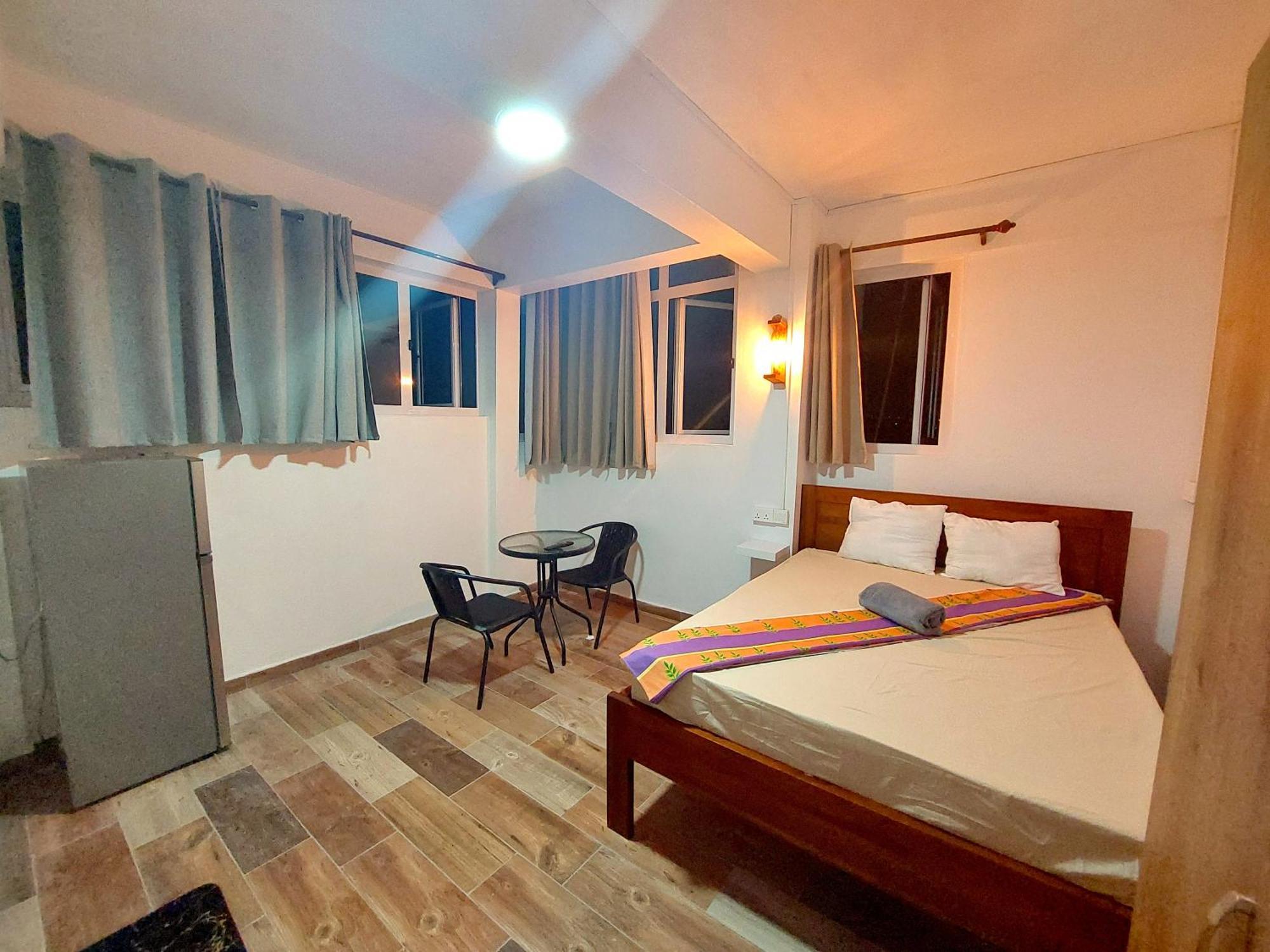Latanier Beach Hotel Grand Baie Exterior foto